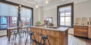2 BED | 2 BATH | DOWNTOWN CONDO | GARAGE PARKING INCLUDED Gallery 19