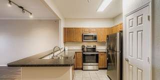 Creekside At Palmer Park Apartments Gallery 20