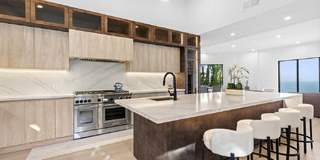 6380 Meadows Court Gallery 3