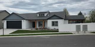 Craftsman 1 Story Zero Step House Gallery 1