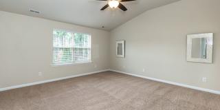 Gorgeous LARGE Family Home! Gallery 25