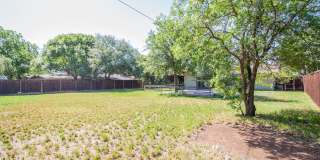 Spacious 3 bed 2 bath Home Gallery 18