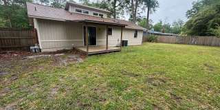 Newly renovated, WOW this will rent quick! Gallery 25