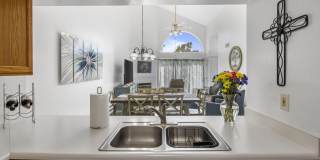 2100 W LEMON TREE Place Gallery 12
