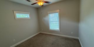 Great cottage house just off Ellington Pkwy-close to downtown! Gallery 25