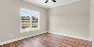 136 Macdonald Boulevard Gallery 26