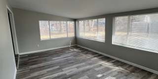 3 Bedroom Beautifully updated Ranch Gallery 17