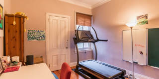5 Bedroom Townhouse in Spruce Hill Gallery 20