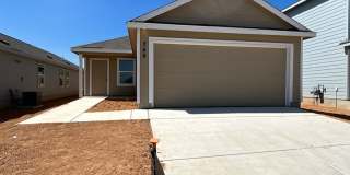 Welcome to your new home in Steelwood Trails, New Braunfels! Gallery 1