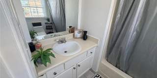 Room in 2 Bedroom Home at Mill Creek Pl Gallery 17