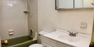 $1,200 - 2 Bed/1 Bath Private area near the Oval Gallery 12