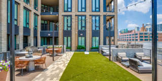 2800 Taylor Gallery 13