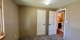Pet-Friendly 4 Bedroom Home with Fenced Yard & Air Conditioning Gallery 26