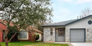 Cherry Creek Charm, Fully Renovated Single-Story Duplex with Private Backyard Gallery 1