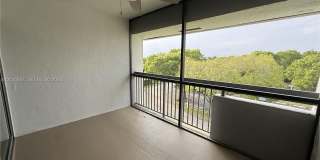 731 N Pine Island Rd Gallery 24