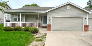 Newly Remodeled - Modern 3 Bedroom Duplex with Finished Basement and an Office Room! Gallery 3