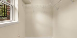 Stunning 1 Br 1 bath apartment in Bloomingdale Gallery 8