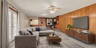 Huge Living Room with Fireplace!!! Gallery 1