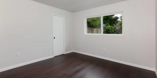 Beautiful rehabbed Mid-Century single family home Gallery 5