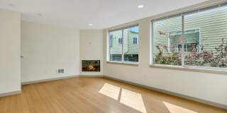 Cheery & Bright Columbia City Townhome Gallery 6