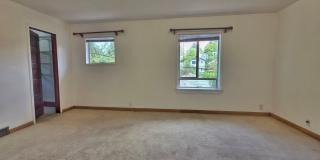 2 Bed 1 Bath Upperr unit apartment in a Duplex Gallery 9