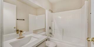 3 Bedroom With Newly Remodeled Kitchen And Bathrooms! Gallery 18