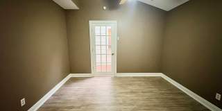 Spacious 3 Bedroom, 2 Bath Home Close to Restaurants & Shopping Centers Gallery 15