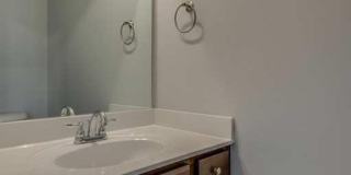 Fairview Station - Beautiful 4 / 2.5 - FENCED! Gallery 4