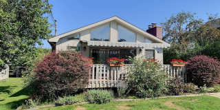 6 Hoppin Avenue Gallery 1