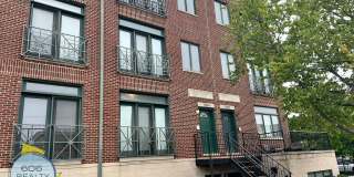 Beautiful Three Bed, 2.5 Bath Townhome in Mont Clare! Gallery 1