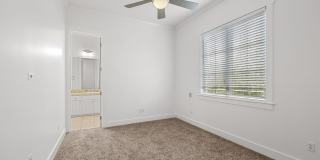 AVAILABLE: 2008 Construction 4 bed / 4 bath Home - Top of the line finishes, 2 car garage Gallery 43