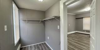 1102 E Main Street Gallery 12