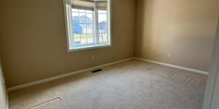 3 Bedroom Townhome Gallery 7