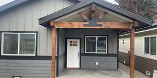 Brand new 2 bed/2 bath, central a/c, dishwasher, washer  dryer, deck  patio! Gallery 1