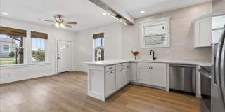 3 Bedroom 2 Bath Duplex For Rent in Historic Downtown Clarksville! Gallery 22