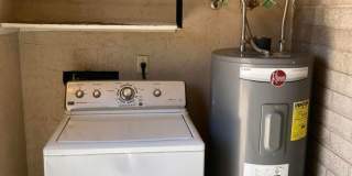 ***INCREDIBLE TOWNHOME with ALL appliances & water, sewer, trash INCLUDED! Gallery 13