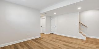 21 CHRISTMAN Street Gallery 20