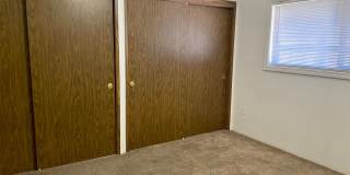 2 Bed 1 Bath Duplex w/ Fenced Yard and Off Street Parking Gallery 5