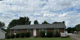 927 Kenwood Drive - Rossview Schools! Gallery 1