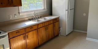 A quaint three bedroom one bath single family house in Lakewood Manor Subdivision Gallery 7