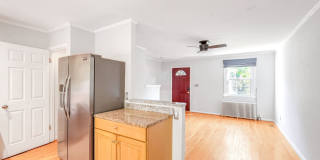 Spacious 2 Bed / 2 Bath Home Between Old Town & Potomac Yard – Private Yard & Deck! Gallery 8
