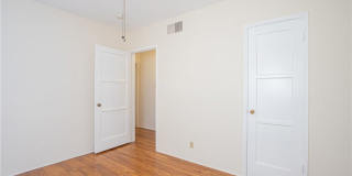 1562 Riverside Drive Gallery 13