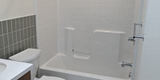 2811 1/2 E St Gallery 1
