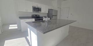 Brand new 4/2/2  House Gallery 8