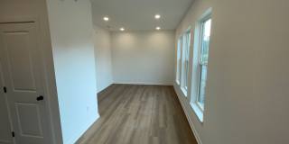 Forest Ave - Luxury Off-Campus Housing! Gallery 6