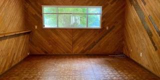 Cute House with Amazing Yard! Gallery 17