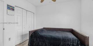 2467 SE 19th St Gallery 23