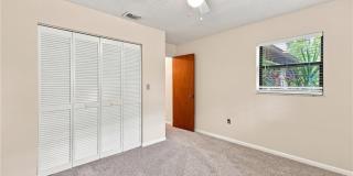 2101 SE Dolphin Road Gallery 32