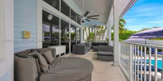 1074 NE Little River Dr Gallery 22
