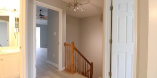 43673 SCARLET Square Gallery 12